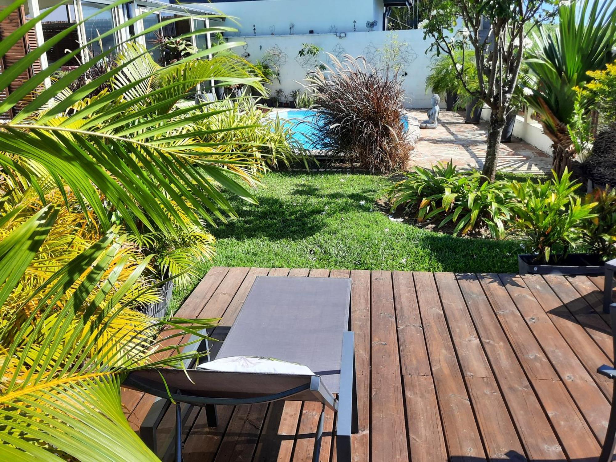 Joli Appartement, Piscine, Jacuzzi Sainte-Suzanne Esterno foto